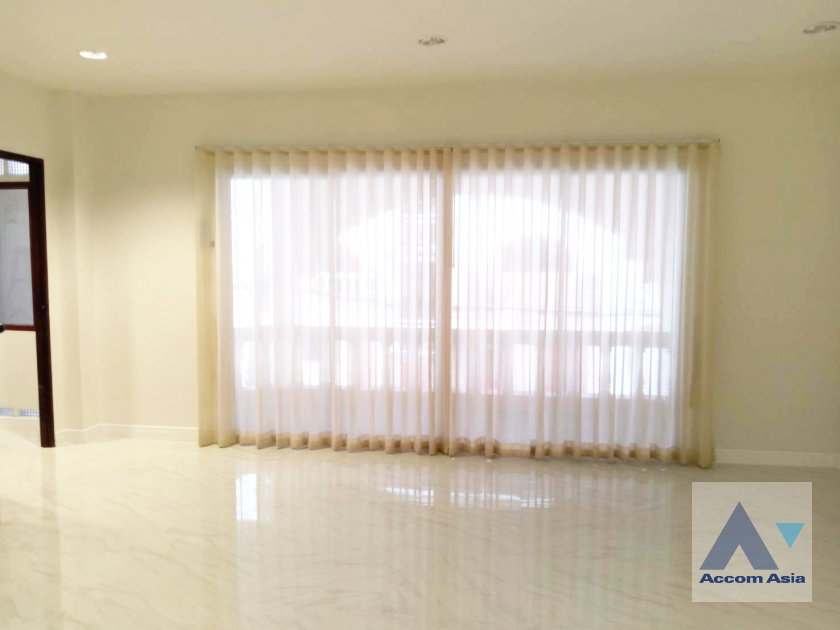 รูป 🔼🔽 AccomA 📩  4 BR Townhouse @ (AA42425) - รูปที่ 9/16