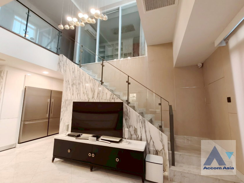 รูป 🔼🔽 AccomA 📩  Elegant condominium with chandeliers and classic interiors in Yen Akat (AA34008) - รูปที่ 4/20