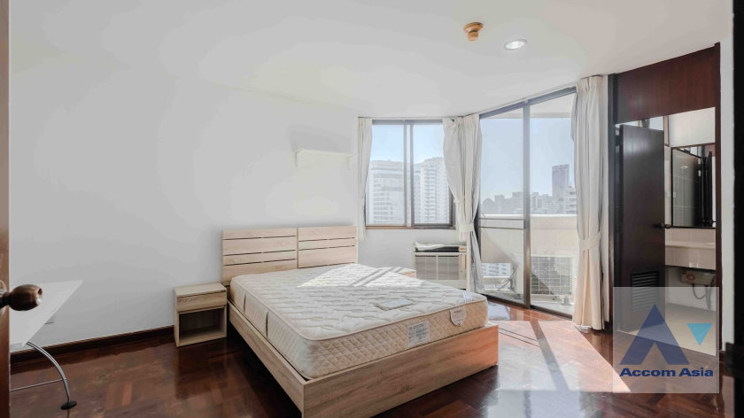 รูป 🔼🔽 AccomA 📩 Bright condominium with curved windows and open-plan living in Sukhumvit (24409) - รูปที่ 11/20