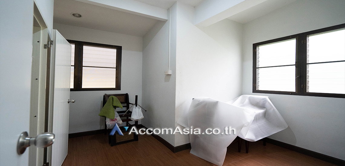 picture 🔼🔽 AccomA 📩 Home Office 3 BR House in Khlong Tan Nuea (AA21780) - 17/18