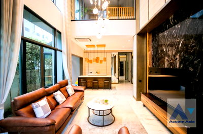 Houses for rent Wang Thonglang : 🔼🔽 AccomA 📩 Elegant resort-style house with pool and garden in Sukhumvit (AA34434)