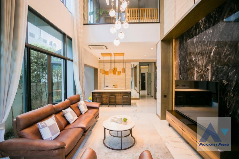 รูป 🔼🔽 AccomA 📩 Elegant resort-style house with pool and garden in Sukhumvit (AA34434) - รูปที่ 1/20