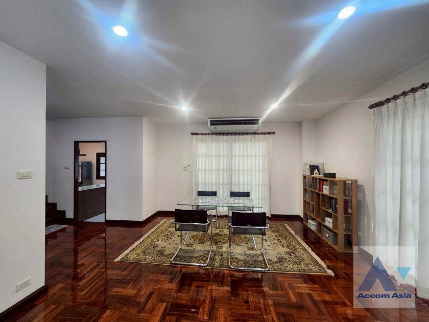 picture 🔼🔽 AccomA 📩  Family home with Tudor charm in peaceful compound near BTS Onnut (99870) - 15/20