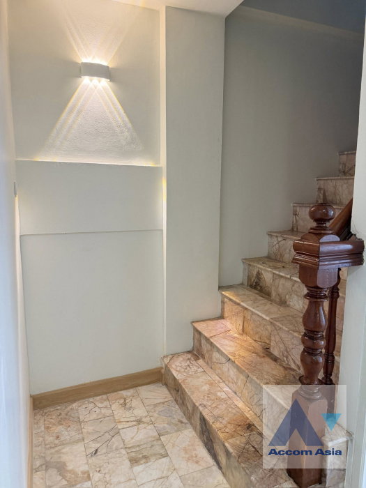 รูป 🔼🔽 AccomA 📩 Home Office 4 BR Townhouse in Yan Nawa (AA45870) - รูปที่ 18/20