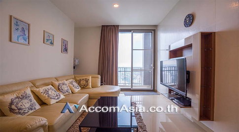 🔼🔽 AccomA 📩 Modern white-tone condo with city balcony in Sukhumvit at Quattro Thonglor (13000592)