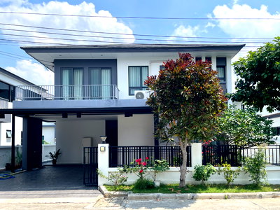 บ้านเดี่ยว นนทบุรี : 🚩 ขายด่วน บ้านเดี่ยวโครงการ ซื่อตรง พรีเมี่ยม บางบัวทอง 340 ทำเลดีติดถนนใหญ่ ในสังคมคุณภาพ ✨🪴