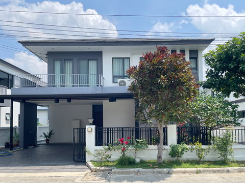 🚩 ขายด่วน บ้านเดี่ยวโครงการ ซื่อตรง พรีเมี่ยม บางบัวทอง 340 ทำเลดีติดถนนใหญ่ ในสังคมคุณภาพ ✨🪴