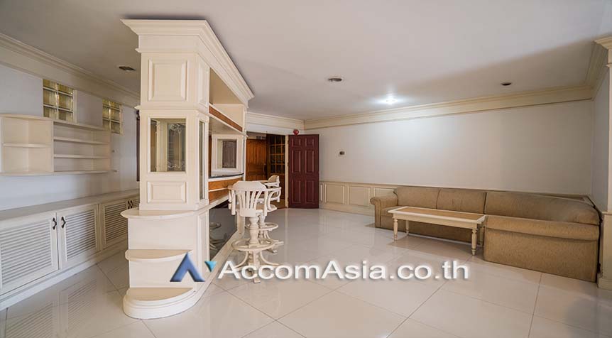 picture 🔼🔽 AccomA 📩 4 BR Condominium @Crystal Garden (23728) - 3/11