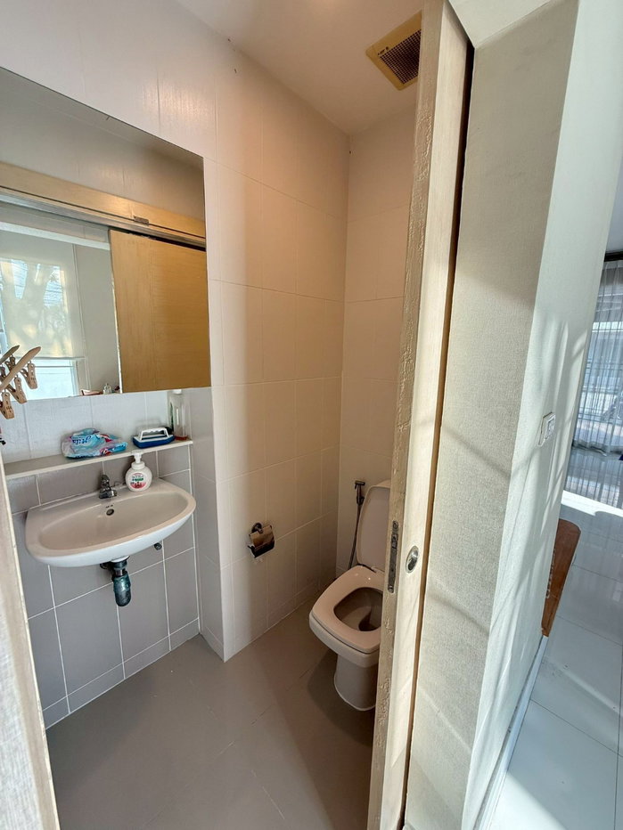 รูป HR3363ให้เช่าทาวน์โฮม 3 ชั้น "บ้านกลางเมือง เกษตร–นวมินทร์ หลังมุม พื้นที่ข้างบ้านกว้าง โปร่งสบาย - รูปที่ 5/17