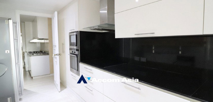 picture 🔼🔽 AccomA 📩 Spacious Classic Condo – Bright, Airy & Private Layout - 6/20