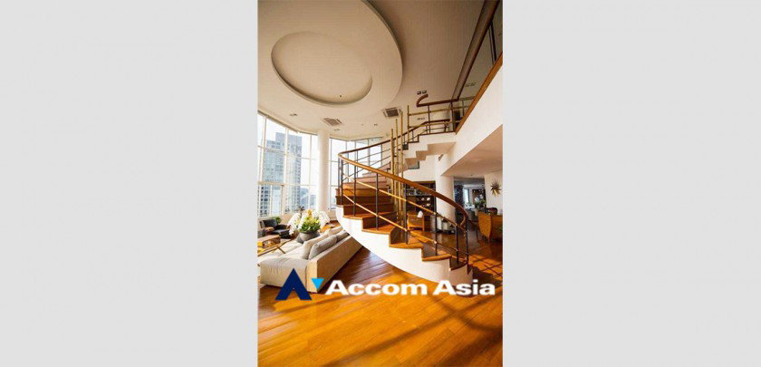 picture 🔼🔽 AccomA 📩 Moon Tower - 4/17