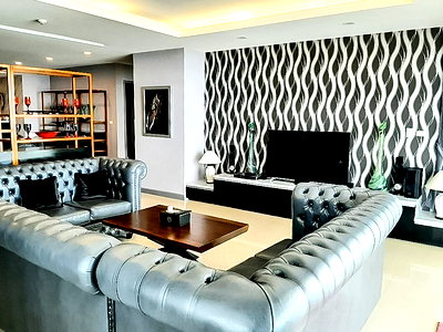 Condos for sale : La Royale Beach Condominium 3BR for Sale Na Jomtien