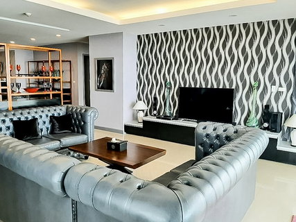 La Royale Beach Condominium 3BR for Sale Na Jomtien