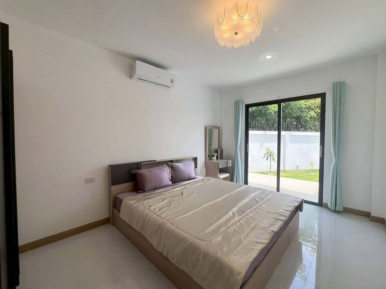 รูป 4 Bedroom Pool Villa for Sale in Chaiyapruek Pattaya - รูปที่ 12/16
