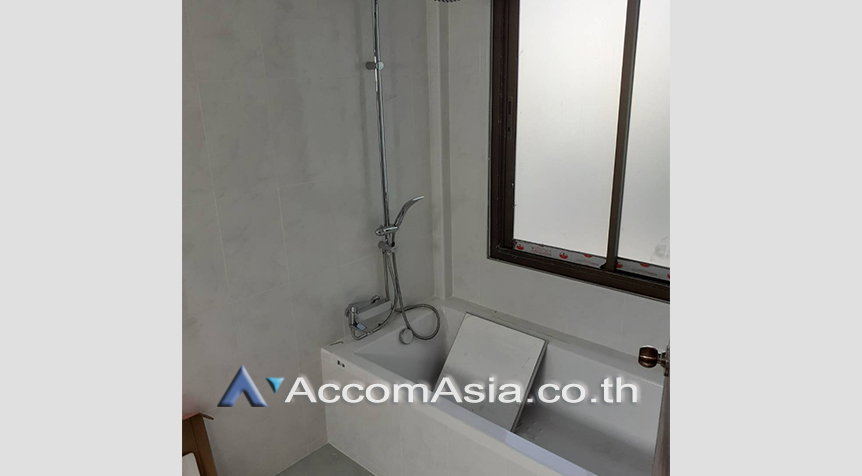 รูป 🔼🔽 AccomA 📩 Bright house with garden view and classic wood details in Sathorn (AA26397) - รูปที่ 6/6