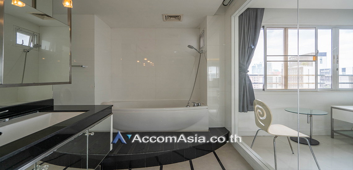 รูป 🔼🔽 AccomA 📩 Modern condominium with open space and wood finishes (AA26581) - รูปที่ 11/17