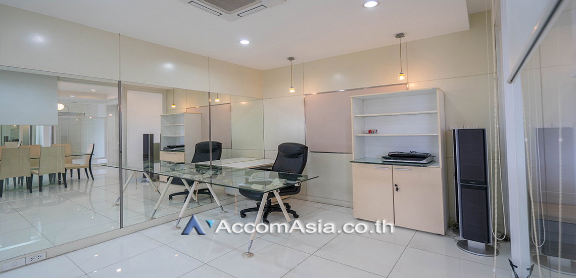 รูป 🔼🔽 AccomA 📩 Modern condominium with open space and wood finishes (AA26581) - รูปที่ 8/17