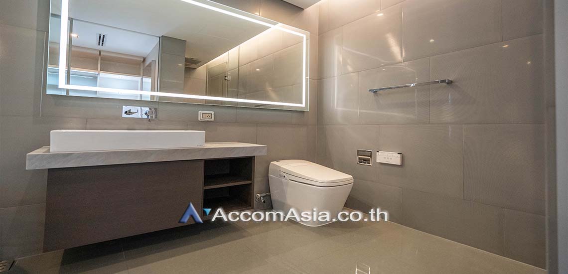 รูป 🔼🔽 AccomA 📩  Modern condominium with private balcony and serene views in Sathorn (AA29434) - รูปที่ 4/7