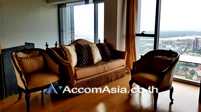 คอนโดให้เช่า : 🔼🔽 AccomA 📩 Bright corner condominium with large kitchen in Sathorn (1516610)