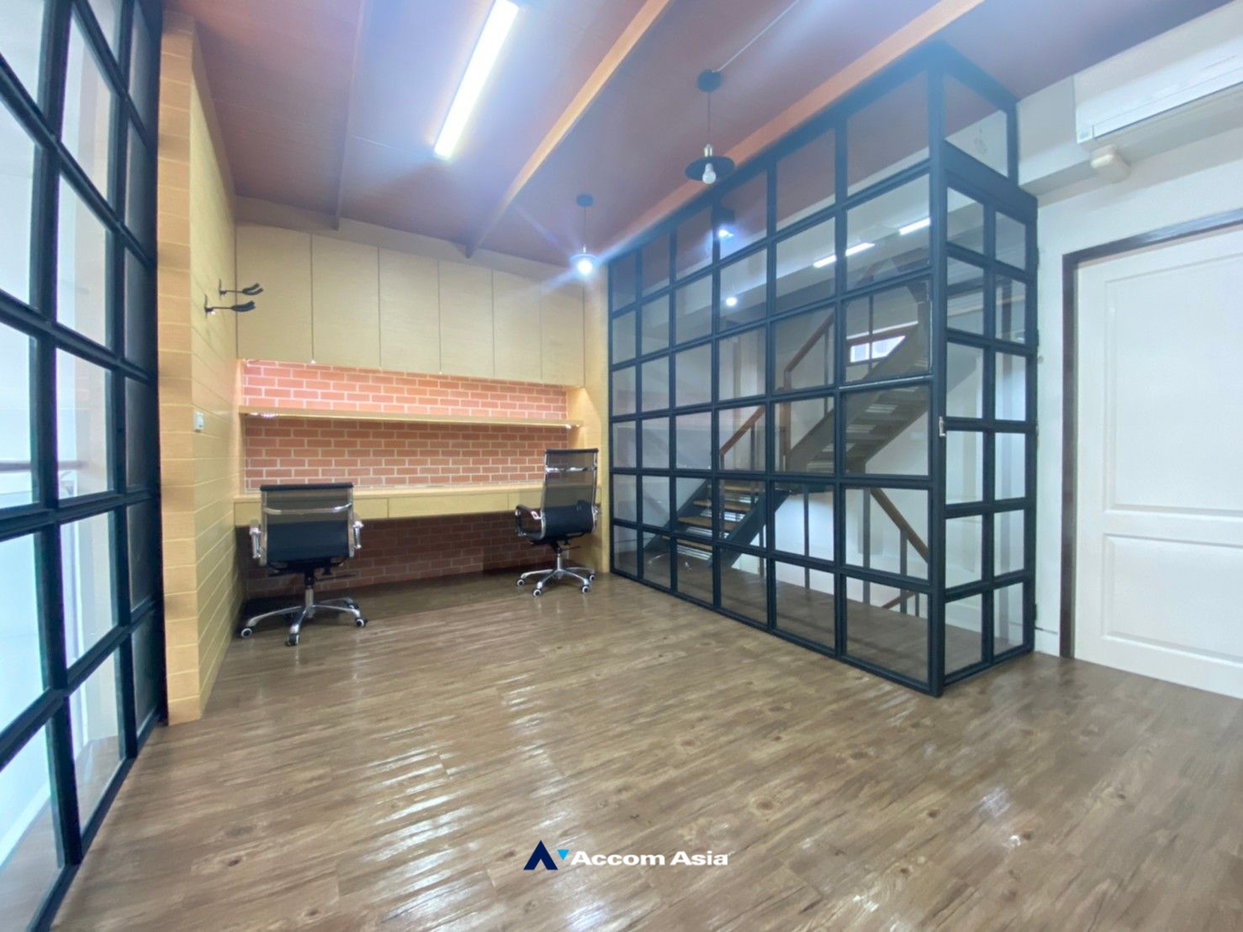รูป 🔼🔽 AccomA 📩  Modern open-layout house in Punnawithi with high ceilings and natural light (AA15293 - รูปที่ 16/20