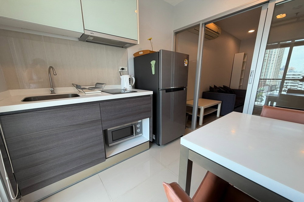 รูป  เช่าด่วน ! Centric Sathorn -St.Louis, 1 นอน, 1 น้ำ, วิวเมือง, ชั้นสูง 11+, ห้องหายาก, ครัวปิด ! Code C20240200442 แต่งครบ, พร้อมเข้าอยู่ - รูปที่ 9/19