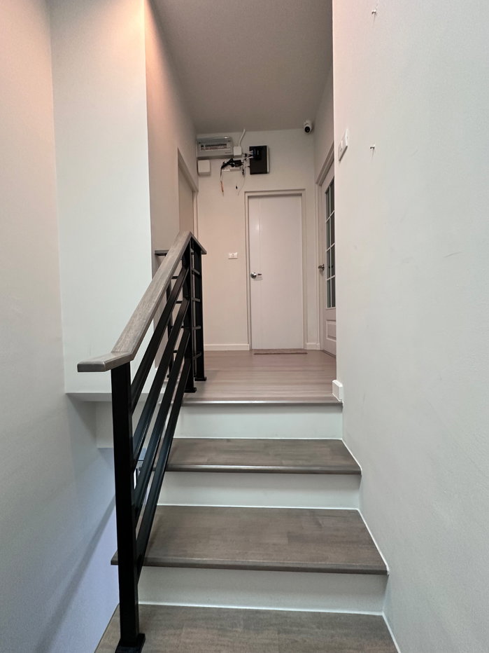 รูป ขายด่วน ทาวน์โฮม สิริเพลส พหลโยธิน 52 ในเครือแสนสิริ  ทาวน์โฮม 2 ชั้น 3 ห้องนอน 3 ห้องน้ำ จอดรถได้ 2 คัน (เจ้าของขายเองไม่รับนายหน้าค่ะ) โซนหน้าสวน  - รูปที่ 8/18