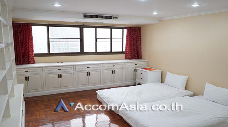 รูป 🔼🔽 AccomA 📩 Huge 4 bedrooms unit at Inter condominium with spacious balcony 9 mins to Nana BTS - รูปที่ 11/16