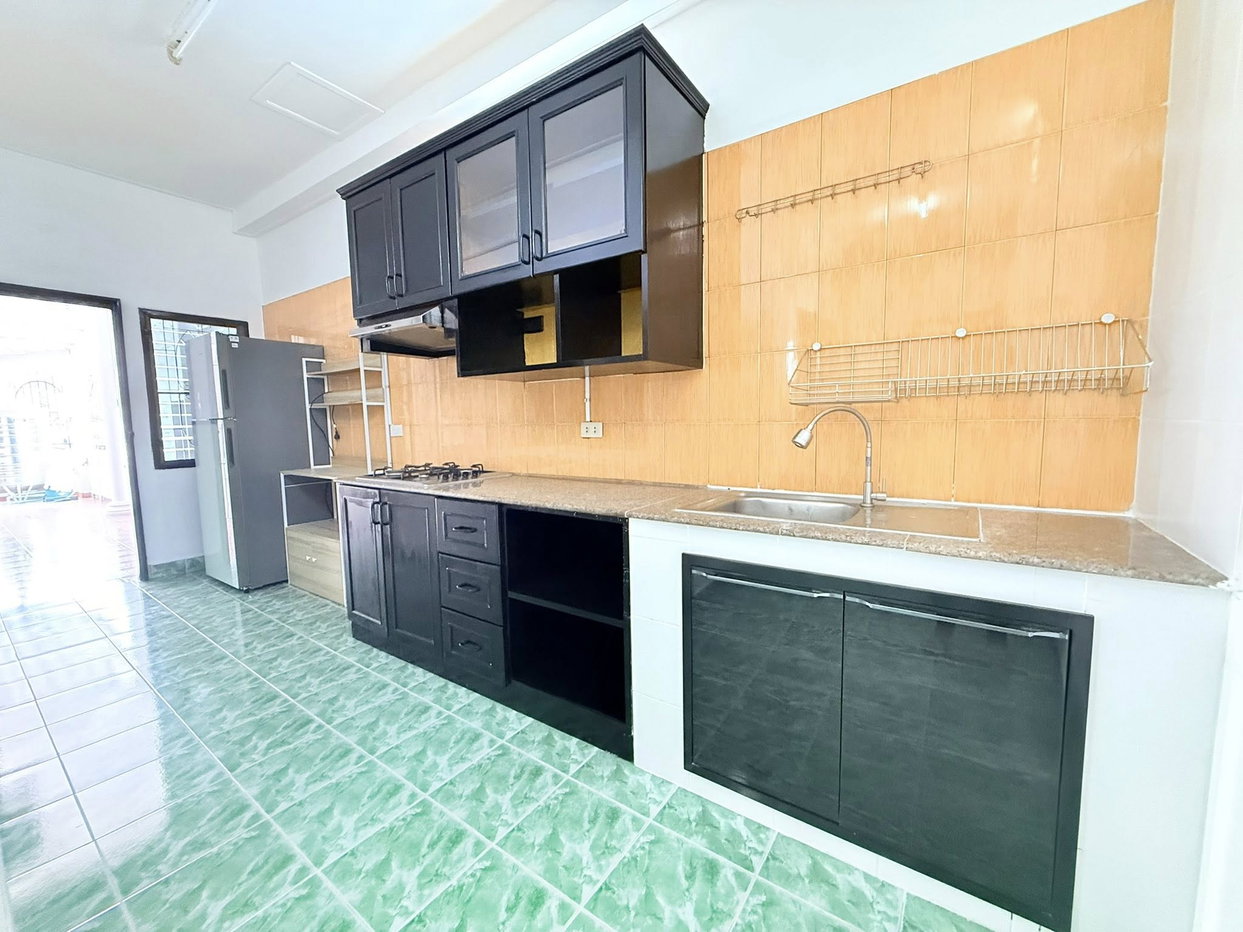 รูป East Pattaya Townhome for Sale 2 Bedroom Corner Unit - รูปที่ 6/14