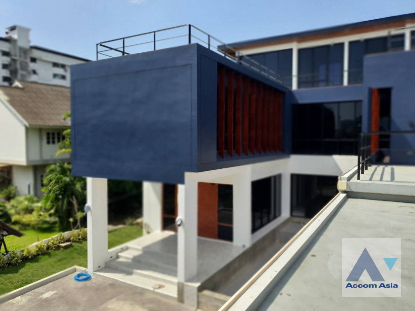 รูป 🔼🔽 AccomA 📩 Luxury,Fully Furnished 5 BR House in  Suan Luang (AA41324) - รูปที่ 2/18