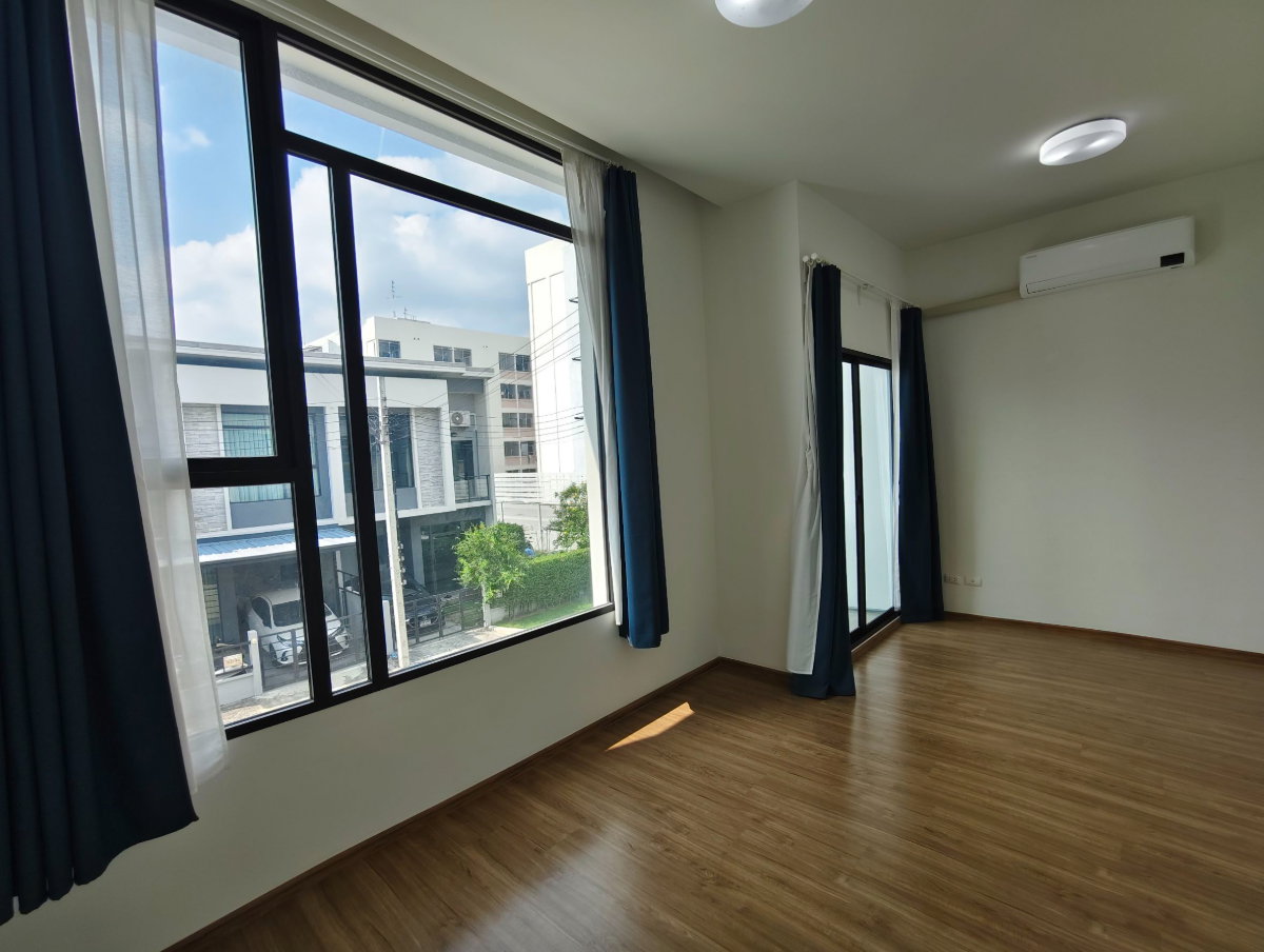 รูป 🏡 ทาวน์โฮม 2 ชั้น "แกรนด์พลีโน่ วัชรพล-สุขาภิบาล 5" เพียง 3.29 ล้าน เท่านั้น! - รูปที่ 3/32