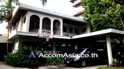 เช่าบ้านเดี่ยว วัน แบงค็อก   : 🔼🔽 AccomA 📩  4 BR House in Khlong Toei Nuea (9015901)