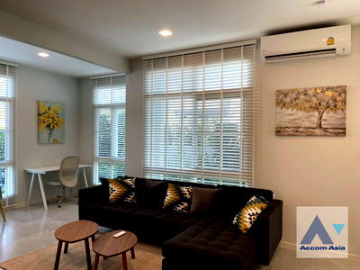 Houses for rent Suwannaphum International Airport : 🔼🔽 AccomA 📩  Modern house with soft interior and greenery view in Pattanakarn (AA43473)