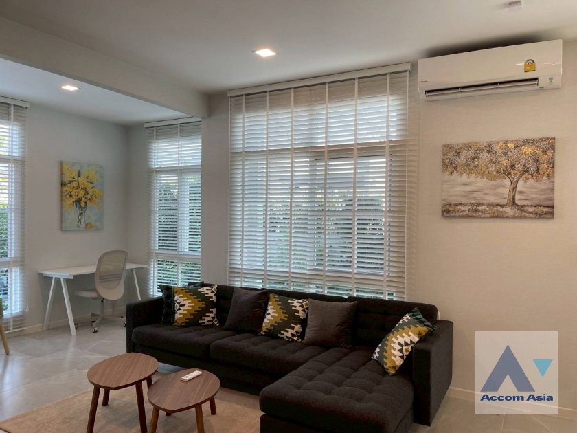 รูป 🔼🔽 AccomA 📩  Modern house with soft interior and greenery view in Pattanakarn (AA43473) - รูปที่ 1/15