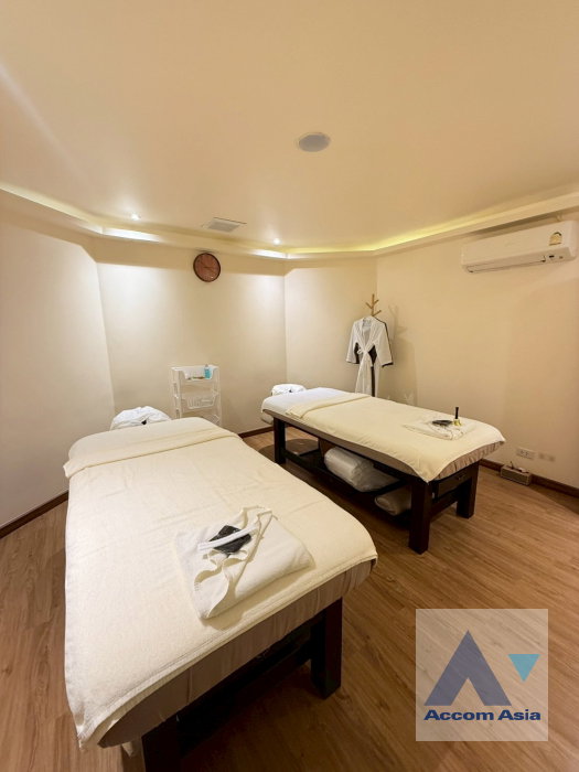 picture 🔼🔽 AccomA 📩  3 BR Townhouse in Khlong Tan Nuea (AA26641) - 19/20