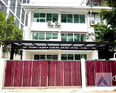 Townhouses for rent Silom and Sathorn Road : 🔼🔽 AccomA 📩 Home Office 3 BR Townhouse in Thung Maha Mek (AA41833)