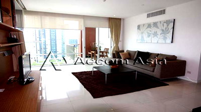 Condos for rent : 🔼🔽 AccomA 📩 Spacious condo with open view balcony and natural tones (1516970)