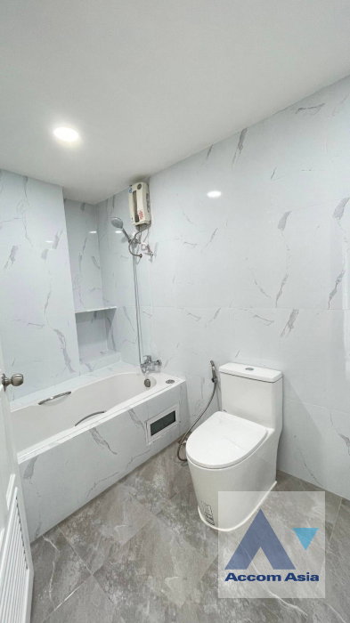 รูป 🔼🔽 AccomA 📩  3 BR Condominium @Fifty Fifth Tower (AA41864) - รูปที่ 13/14