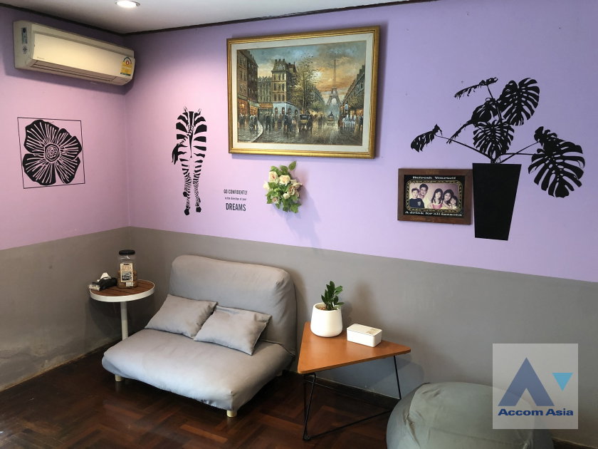 picture 🔼🔽 AccomA 📩 Home Office 4 BR House in Phra Khanong Nuea (AA39609) - 12/20