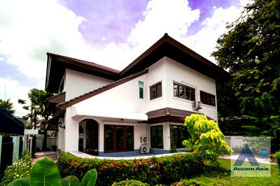 Houses for rent BTS Thong Lo (Thong Lor) : 🔼🔽 AccomA 📩 Home Office 3 BR House in Khlong Tan Nuea (AA41449)