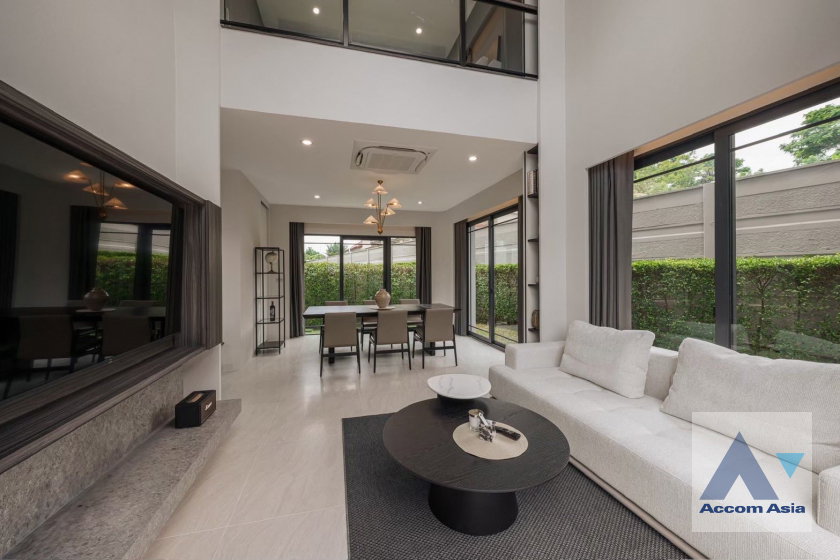 รูป 🔼🔽 AccomA 📩 Refurbished house with generous layout and rooftop space in Sukhumvit (AA42955) - รูปที่ 3/18