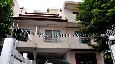 เช่าบ้านเดี่ยว วัน แบงค็อก   : 🔼🔽 AccomA 📩 Home Office 4 BR House in  Lumphini (2520277)