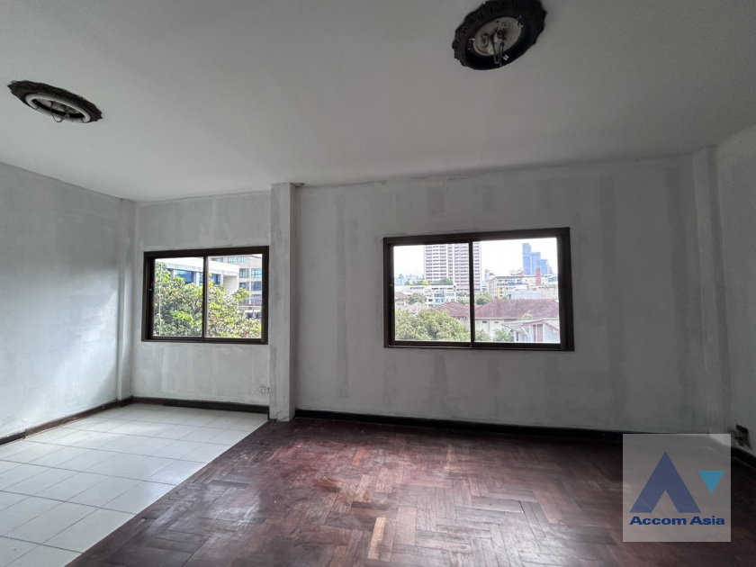 picture 🔼🔽 AccomA 📩 Home Office 5 BR Townhouse in Khlong Tan Nuea (AA45071) - 4/20
