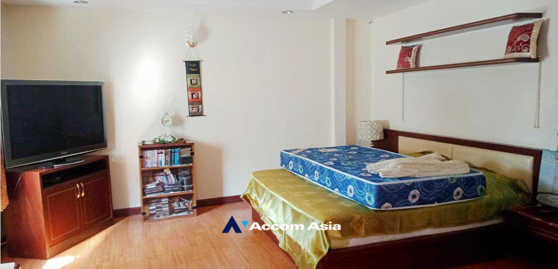 picture 🔼🔽 AccomA 📩 Home Office 4 BR House in Khlong Tan Nuea (AA33848) - 9/13