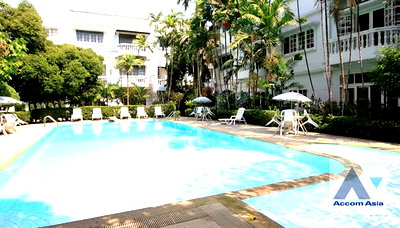 เช่าทาวน์โฮม เจ อเวนิว ทองหล่อ : 🔼🔽 AccomA 📩  4 BR Townhouse @House in garden compound with pool (AA45572)