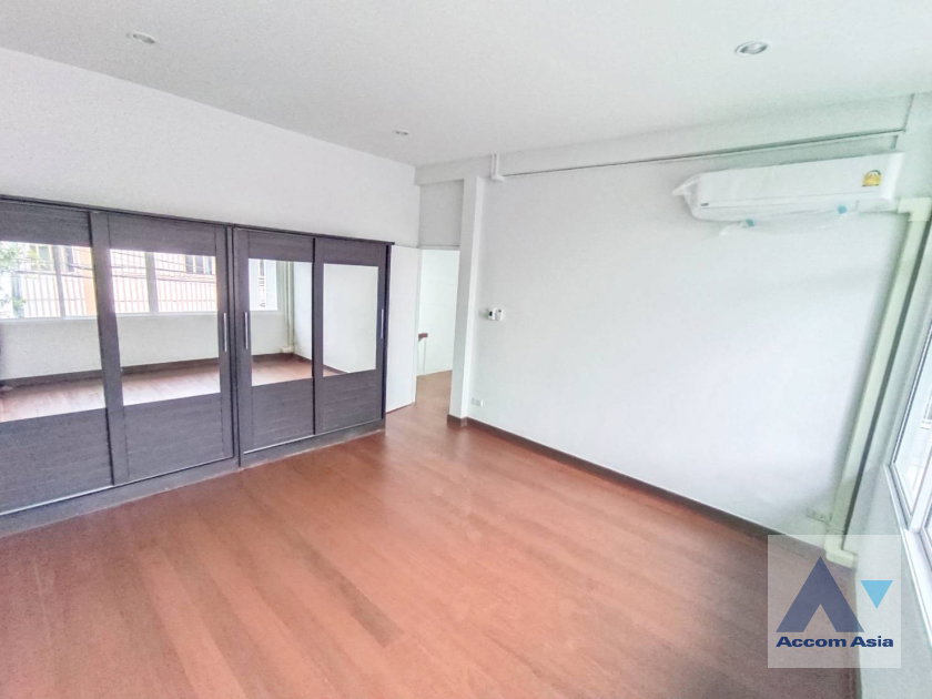 picture 🔼🔽 AccomA 📩 Pet friendly 3 BR House in Khlong Tan Nuea (AA36328) - 8/16