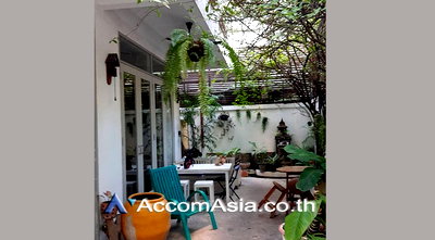 Houses for rent BTS Surasak : 🔼🔽 AccomA 📩 Home Office 3 BR House in Yan Nawa (AA27028)