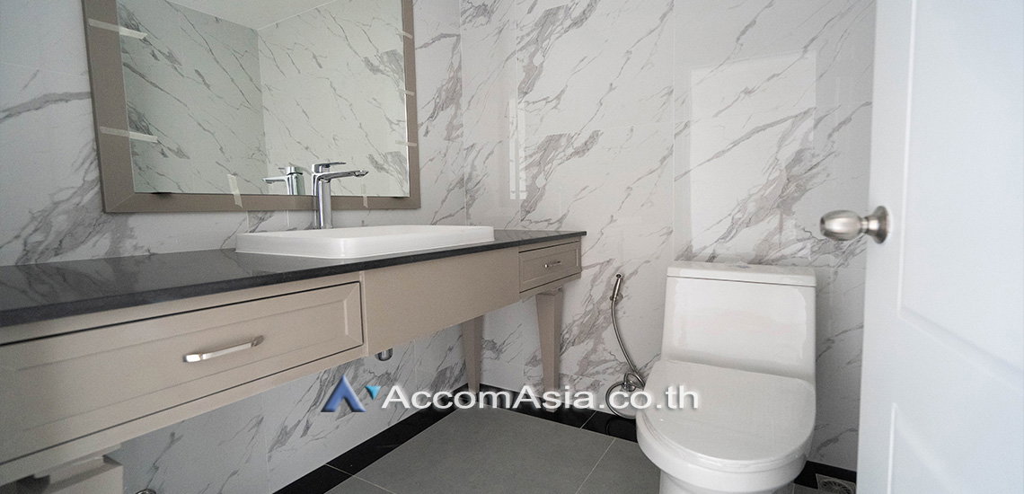 รูป 🔼🔽 AccomA 📩 High-rise condo with skyline view and bright interior at Baan Yen Akard  (1518425) - รูปที่ 10/11