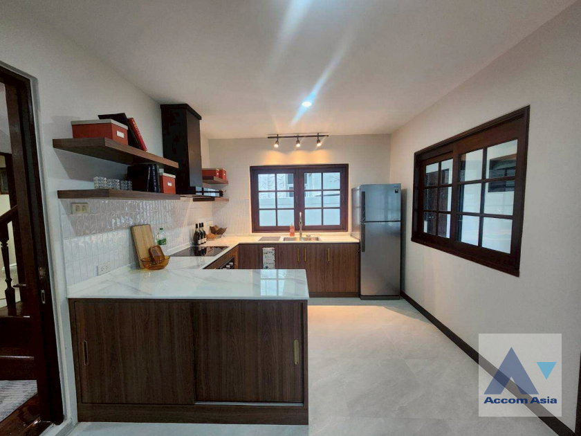 picture 🔼🔽 AccomA 📩  Family home with Tudor charm in peaceful compound near BTS Onnut (99870) - 20/20
