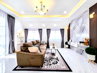 บ้านเดี่ยว ชลบุรี : House for Sale East Pattaya Noen Plub Wan