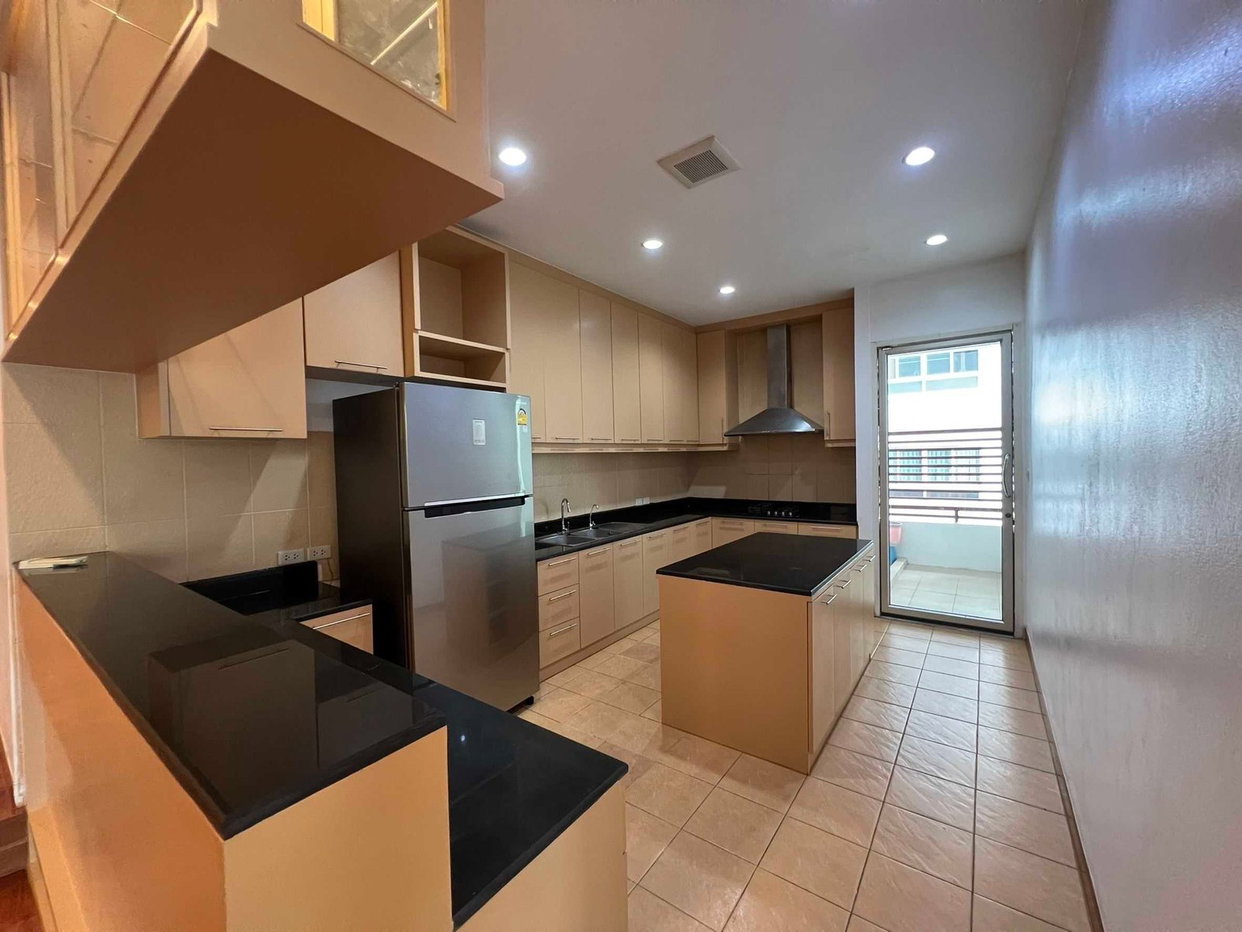 รูป LTH7190 – Acadamia Grand Tower FOR RENT 3 beds 2 baths size 162.77 Sq.M. Near Phrom Phong station ONLY 65k/month - รูปที่ 4/7